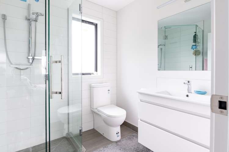 2/11 Masters Avenue Hillcrest_9