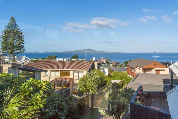 1/4 Marama Street Castor Bay_16