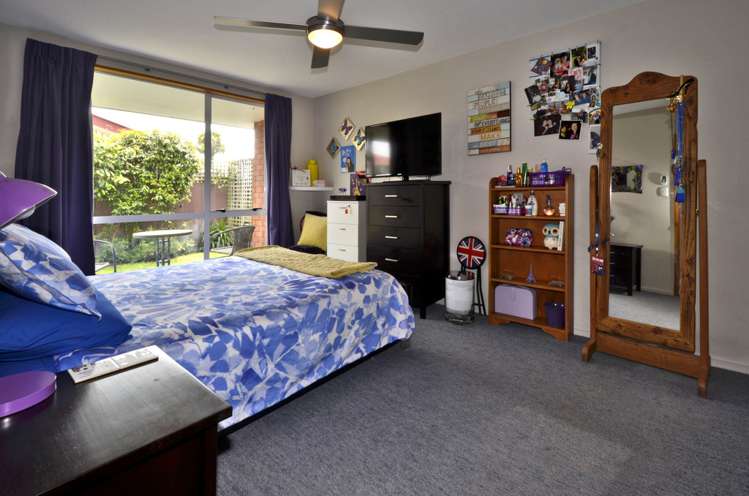 2130/130a Springs Road Hornby_8