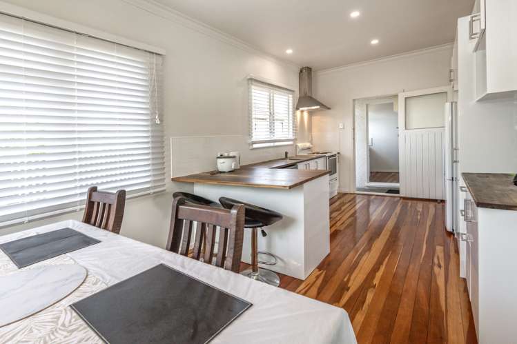 1003 Oliphant Road Raureka_2