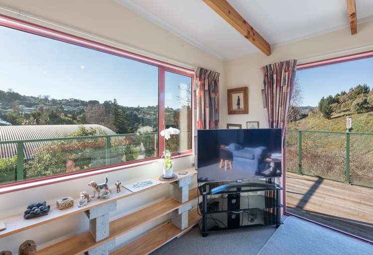 5 Banff Way Toi Toi_6