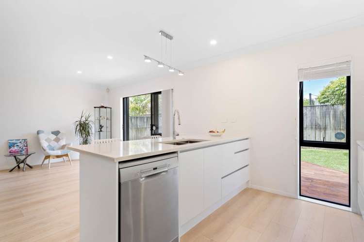 7 Oakville Avenue Flat Bush_20