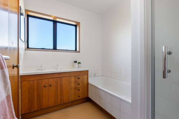 2/12 East Coast Road Milford_11