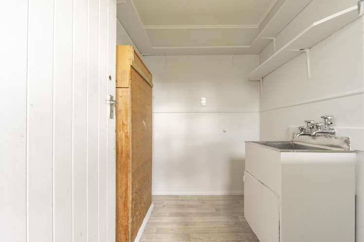 143 Cobham Drive Hamilton East_11