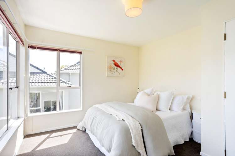 16/20 Thompson Street Mount Cook_8