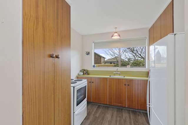 2/27 Greenock Street Redwood_3