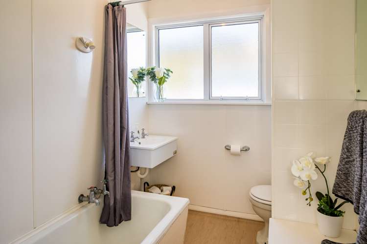 209b Waddington Drive Naenae_7