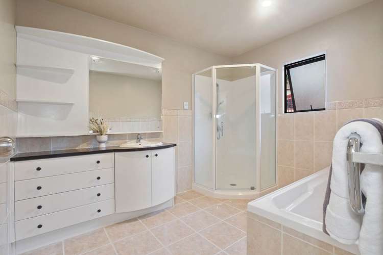 21 Ridge Valley Drive Browns Bay_19