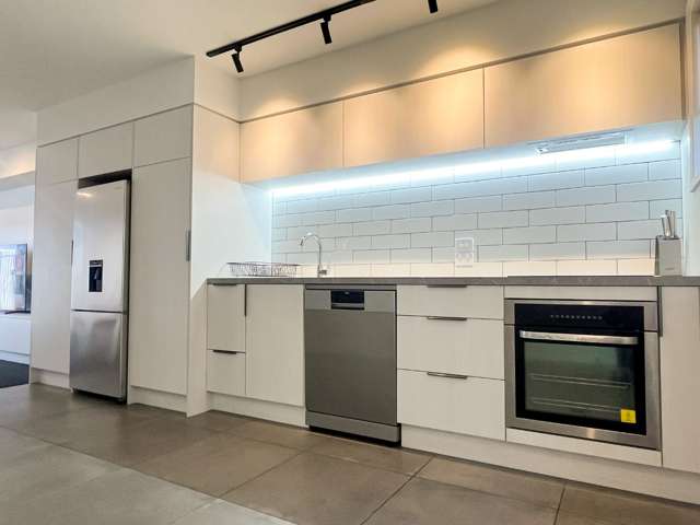 2/361 Madras Street City Centre_2