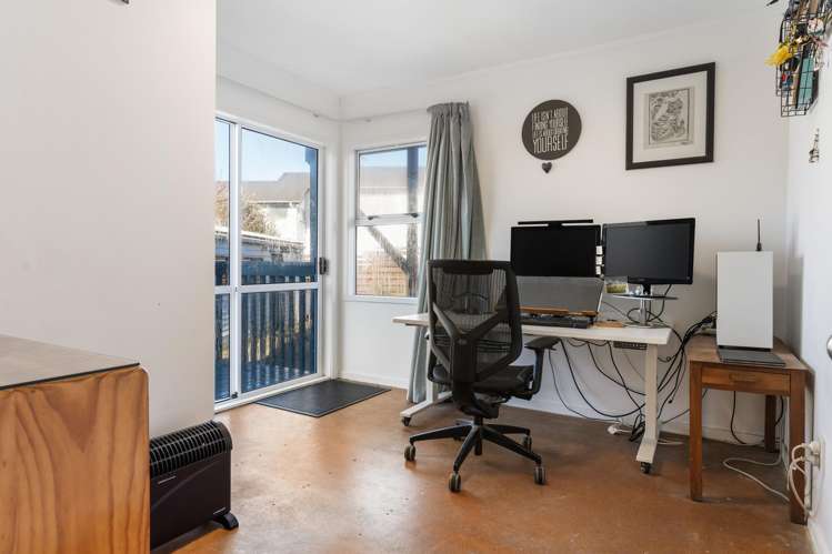 8 Montmere Avenue Te Atatu Peninsula_15