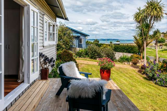 46 Tahatai Road Oneroa_1