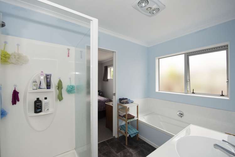 26 Pointon Glade Grandview Heights_9