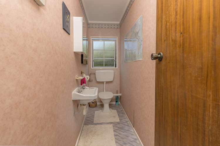 6 Balliol Drive Tawa_19