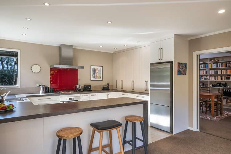 32 Awanui Drive Waikanae_7