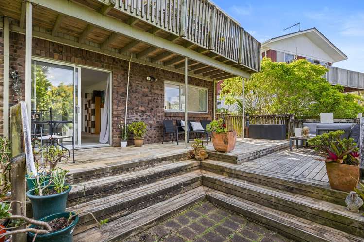 42 Shetland Street Glen Eden_17