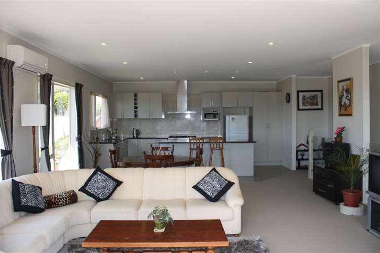 40 Panorama Parade Pauanui_2