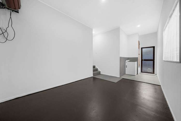 2/60 Flanshaw Road Te Atatu South_10