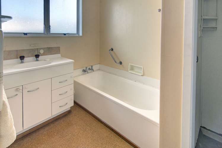 4 Leeds Place Solway_10