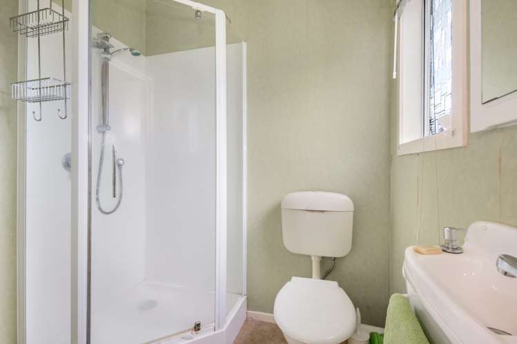 11 Fairway Avenue Red Beach_18