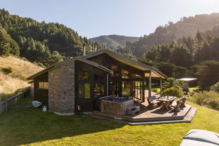 528 Oyster Bay Marlborough Sounds_22