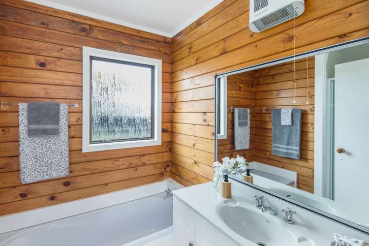 21 Maracas Crescent Grenada Village_13