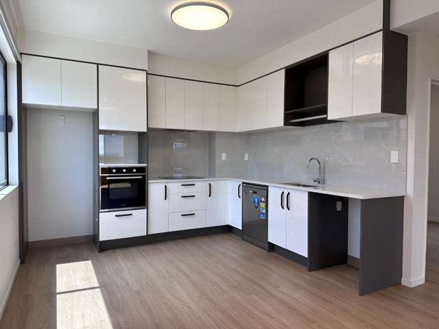 2/13 Blockhouse Bay Road 10016_2