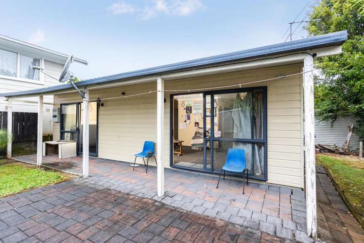 42 & 42A Vina Place Massey_13