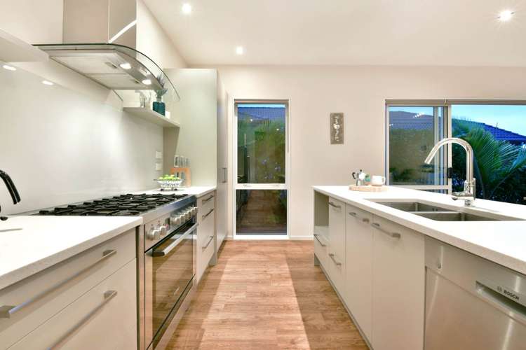 8 Bella Vista Drive Gulf Harbour_25