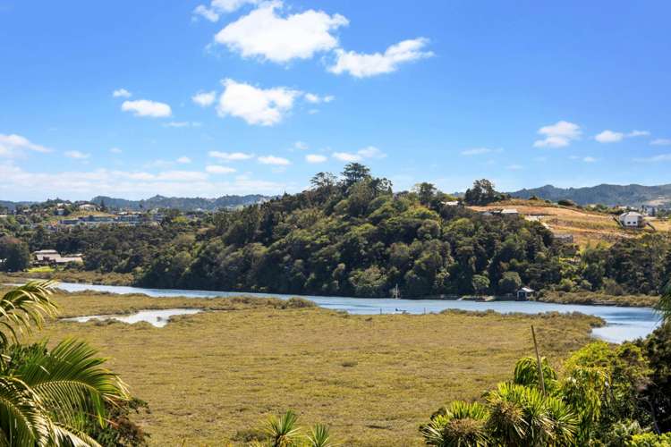 68 Rivervale Grove Stanmore Bay_1