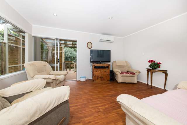 1/33 Woodcote Drive Glenfield_1