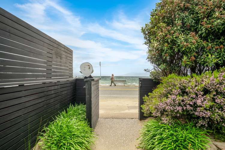69 Marine Parade Seatoun_24