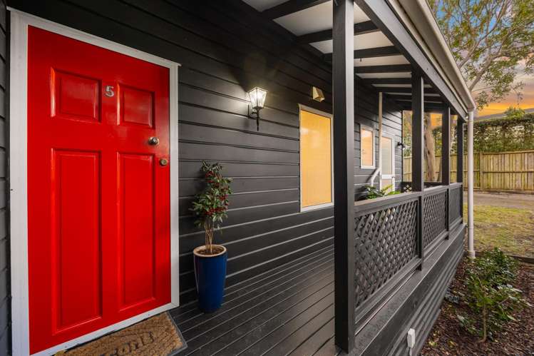 5/110 Norman Lesser Drive St Johns_19