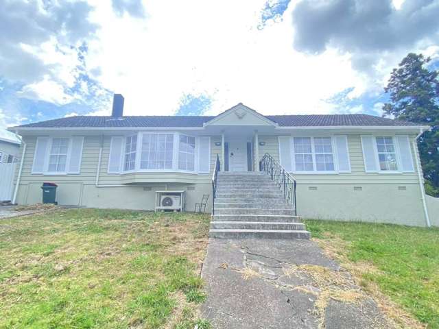 Renovated Three Bedroom House With Extra Large...