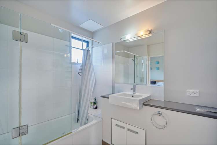 40/73 South Highway - Sovereign Pier Whitianga_14