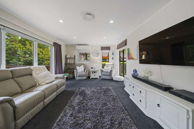 2 Tedder Way Karori_5