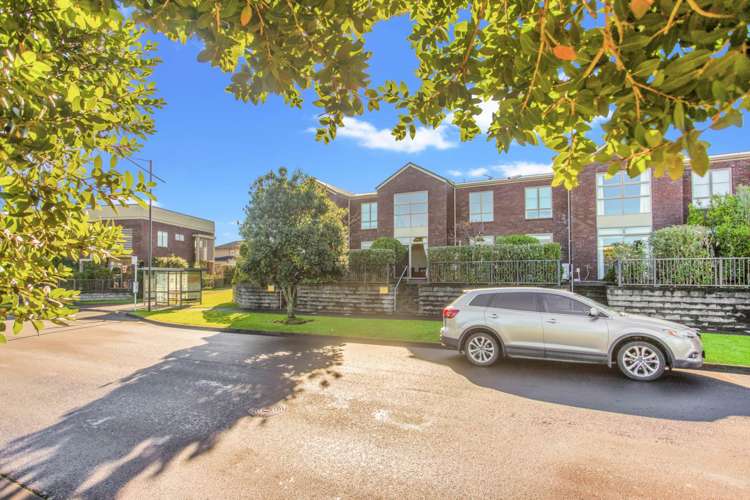 17 Tephra Boulevard Stonefields Auckland City Houses for Sale