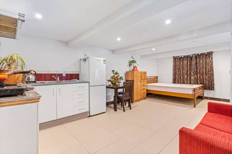 17 Vodanovich Road Te Atatu South_16