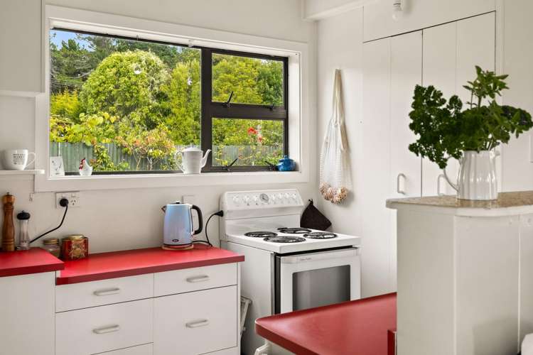 10 Muri Street Aramoana_12