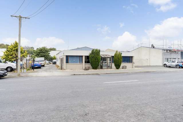 Prime standalone industrial site with secure yard