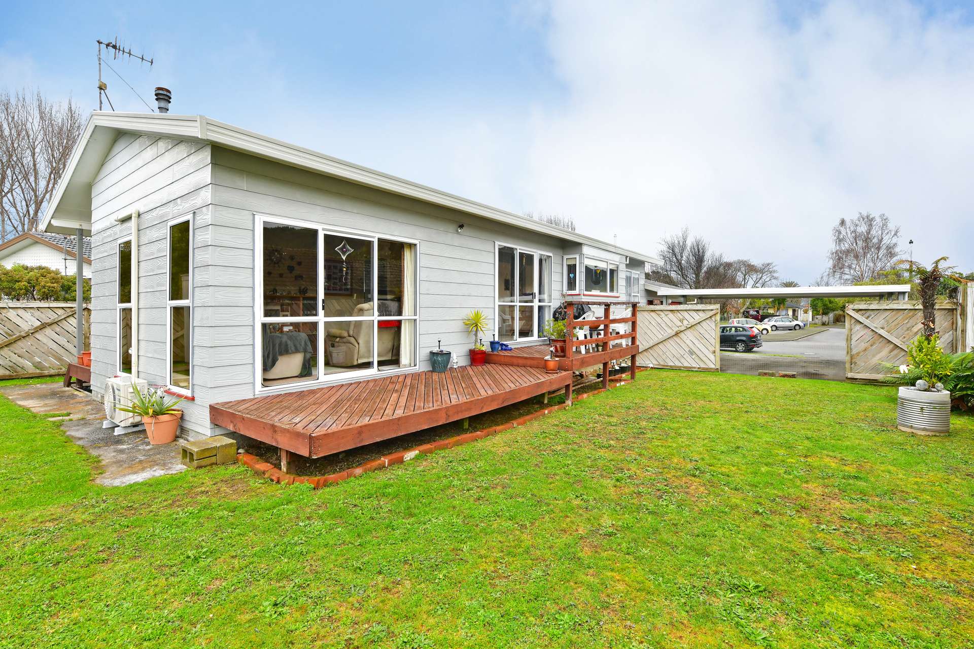 22 Memphis Grove Totara Park_0