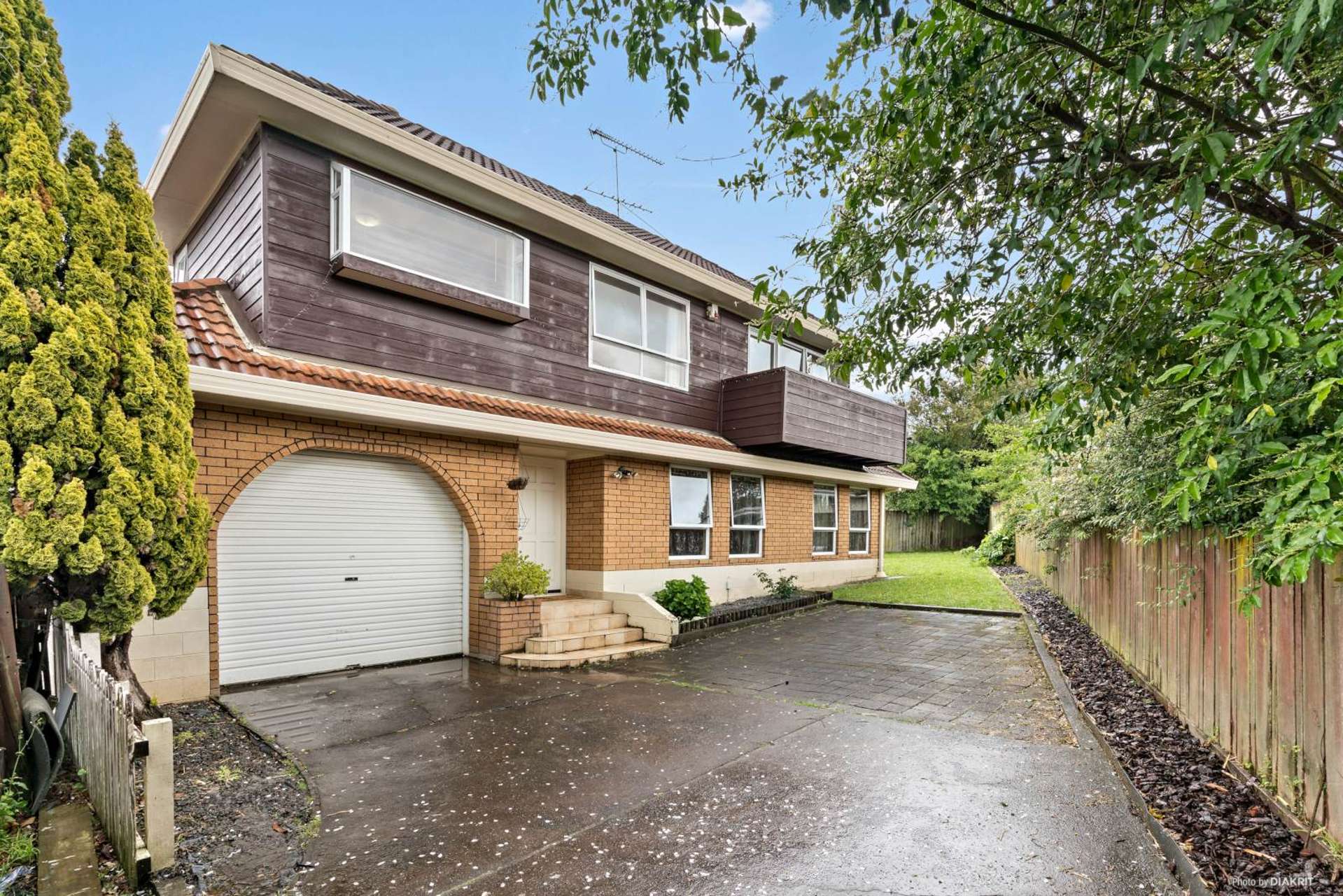 2/7 Gossamer Drive Pakuranga Heights_0