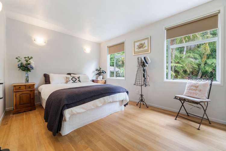 854 West Coast Road Waiatarua_14