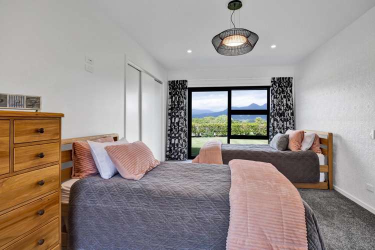 24 Washer Road Omata_28