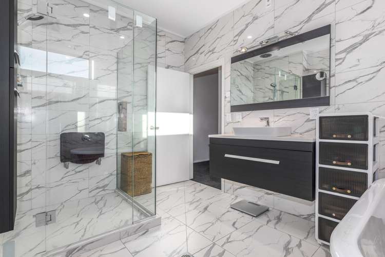 10 Queen Street West Levin_16