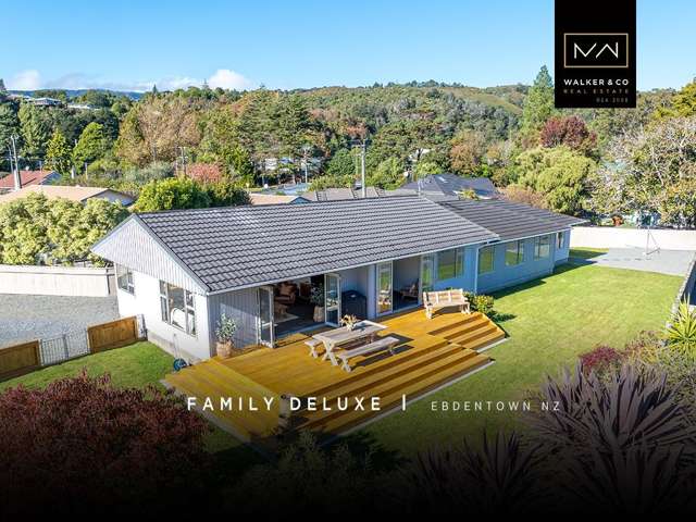 FAMILY DELUXE