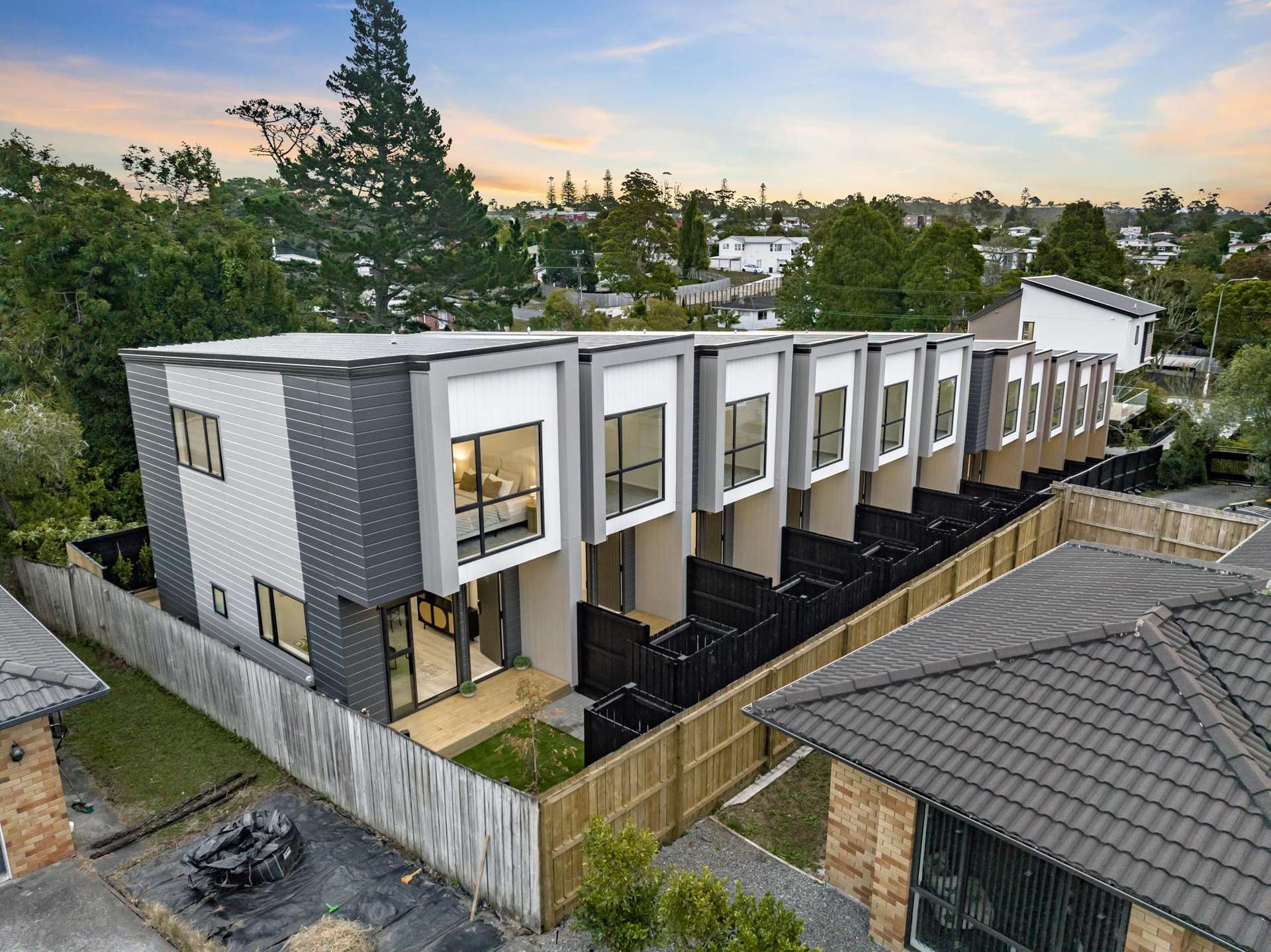 8, 9 & 10/39 Brandon Road Glen Eden_0