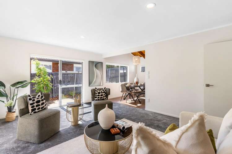 2/9 Mira Place Windsor Park_10