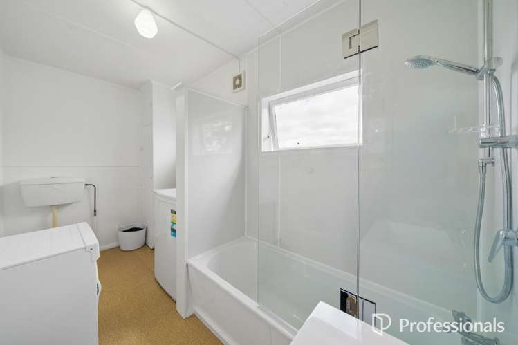 67 Tasman Road Otaki Beach_11
