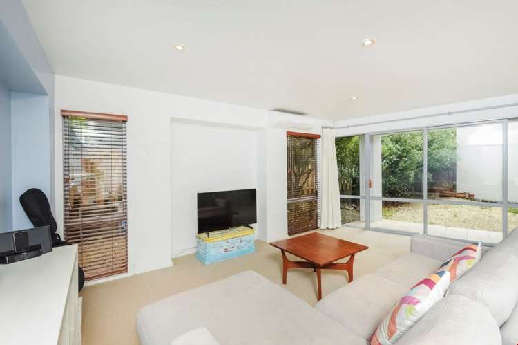 2/11 Sarawia Street Newmarket_4