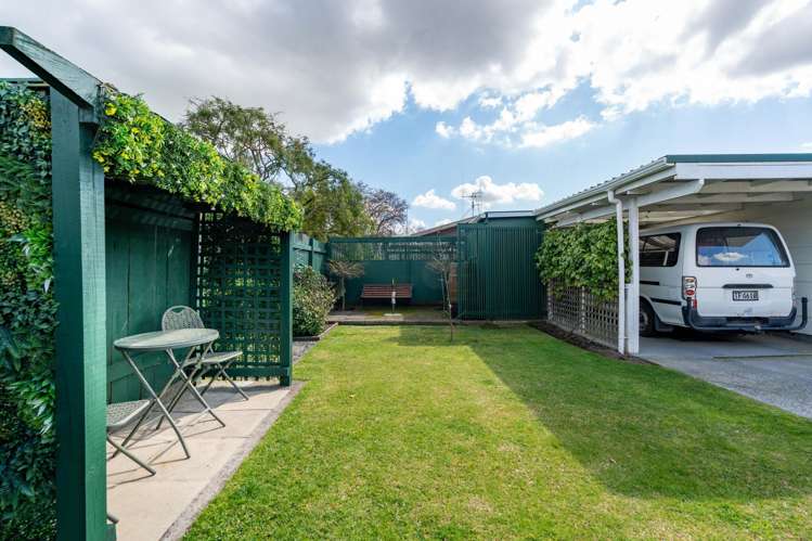 49 Garden Heights Avenue Glenview_18